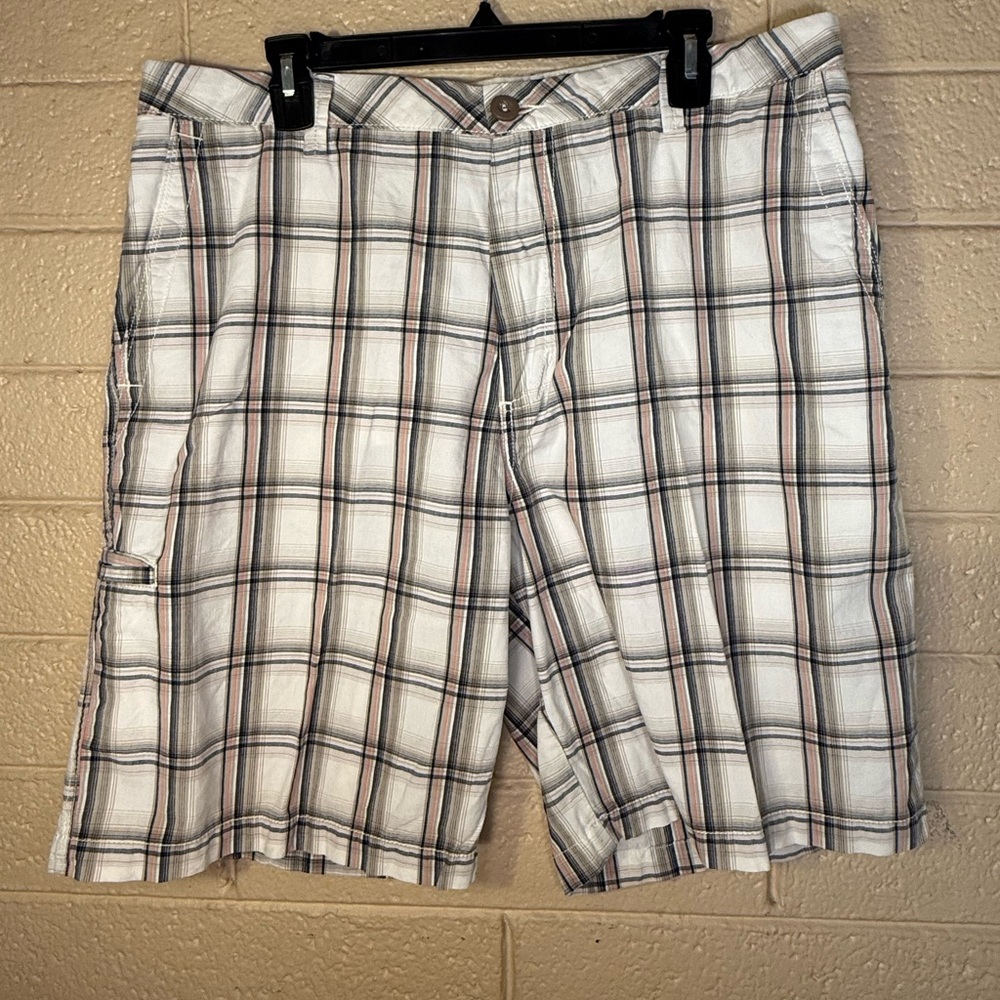 Dockers Men's Gray Plaid Cargo Shorts